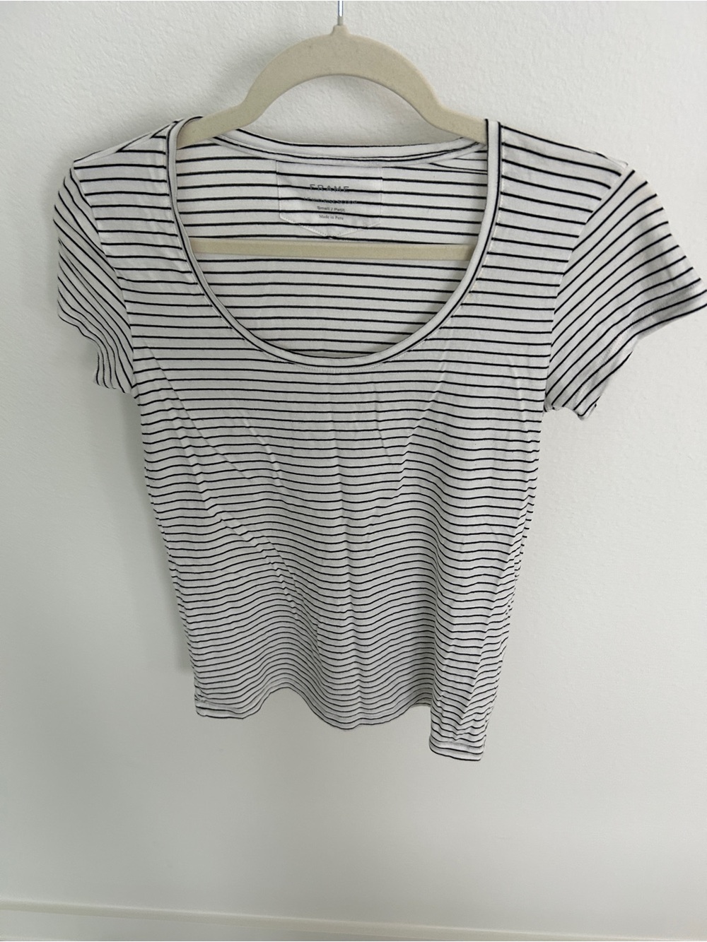 FRAME Scoop Neck Black and White Striped Tee size Small